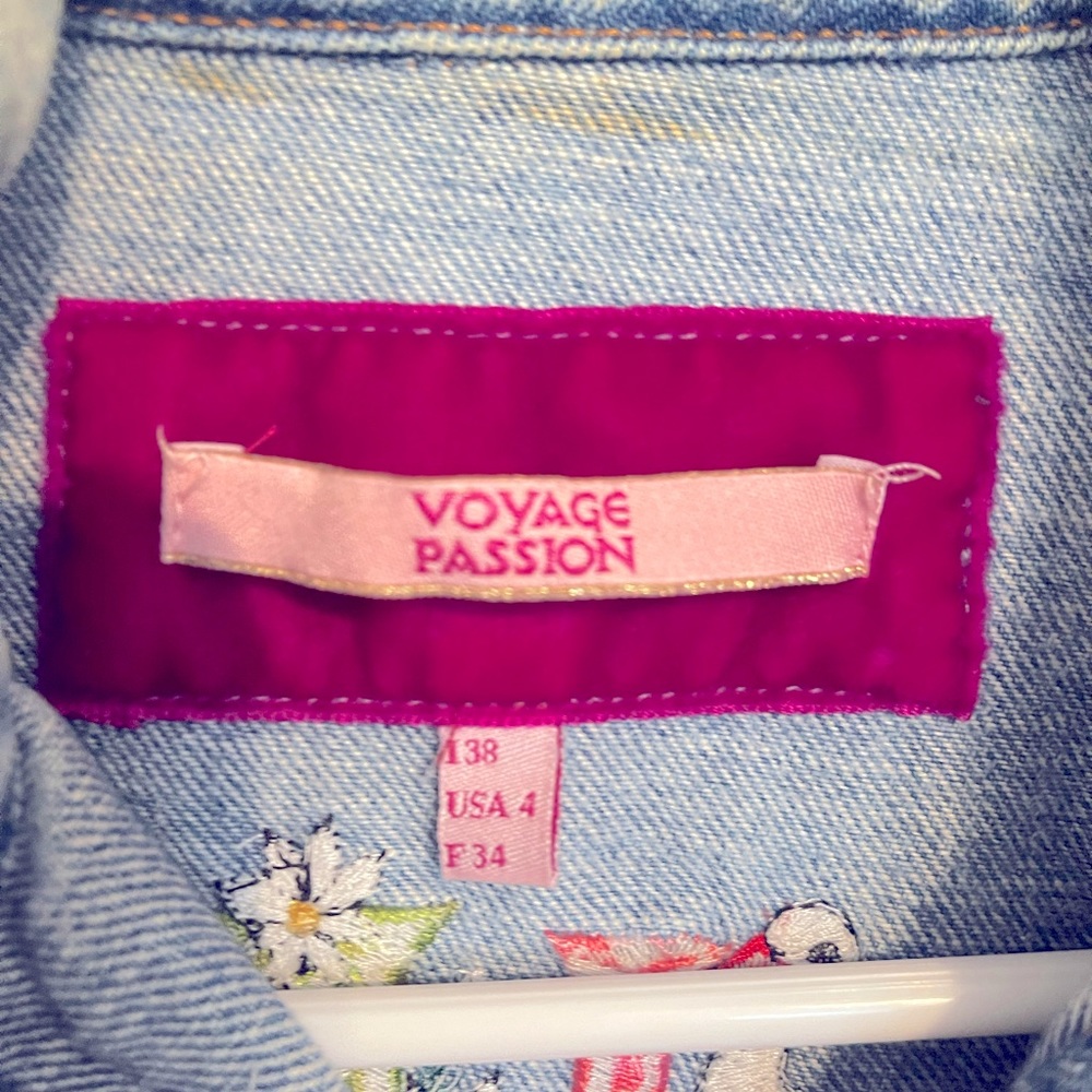 *VINTAGE* DENIM JACKET w/RHINESTONES, PATCHES & EMBROIDERY🤩 - Picture 8 of 11